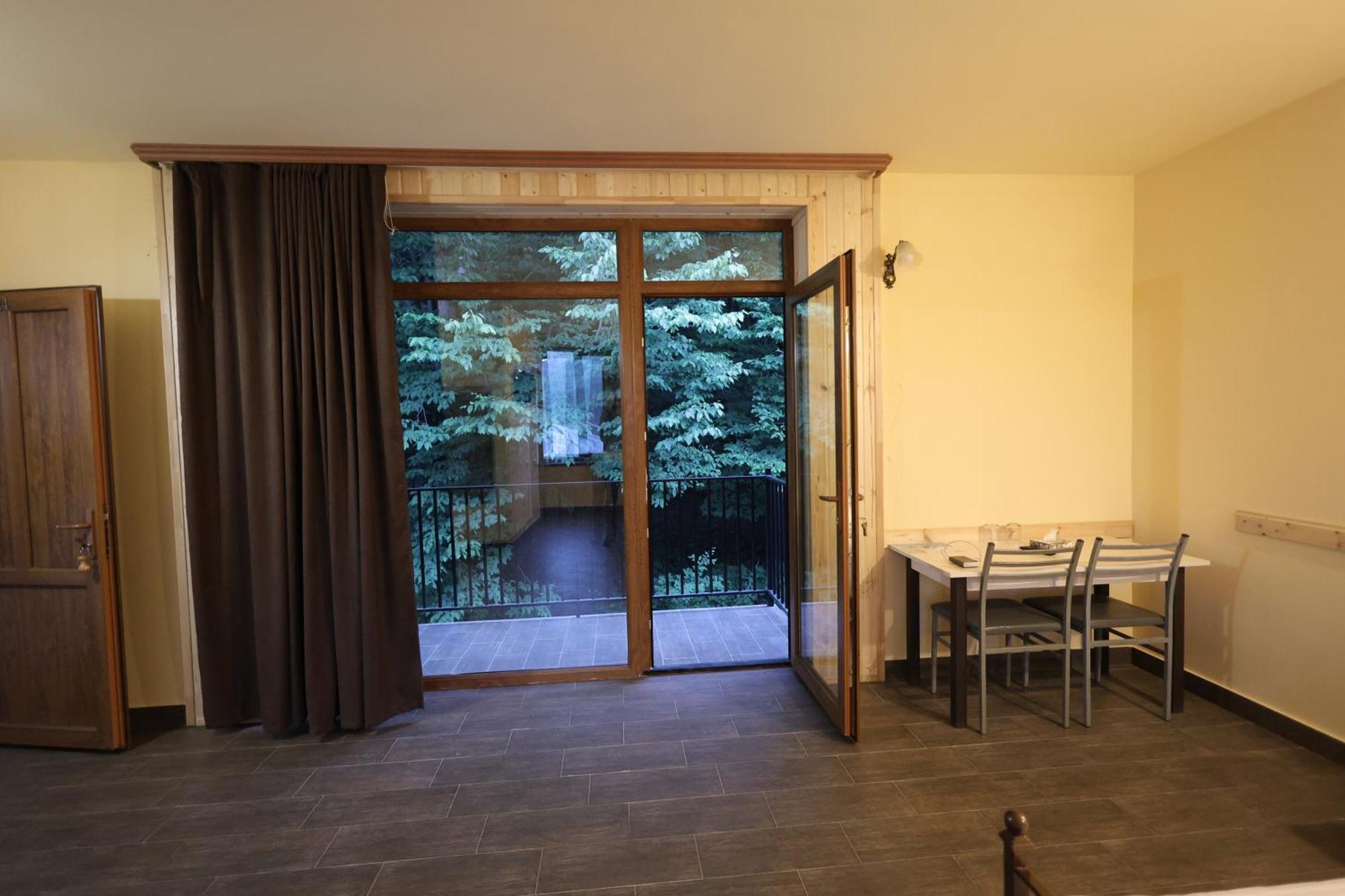 Yeghevnut Hotel Goris Luaran gambar