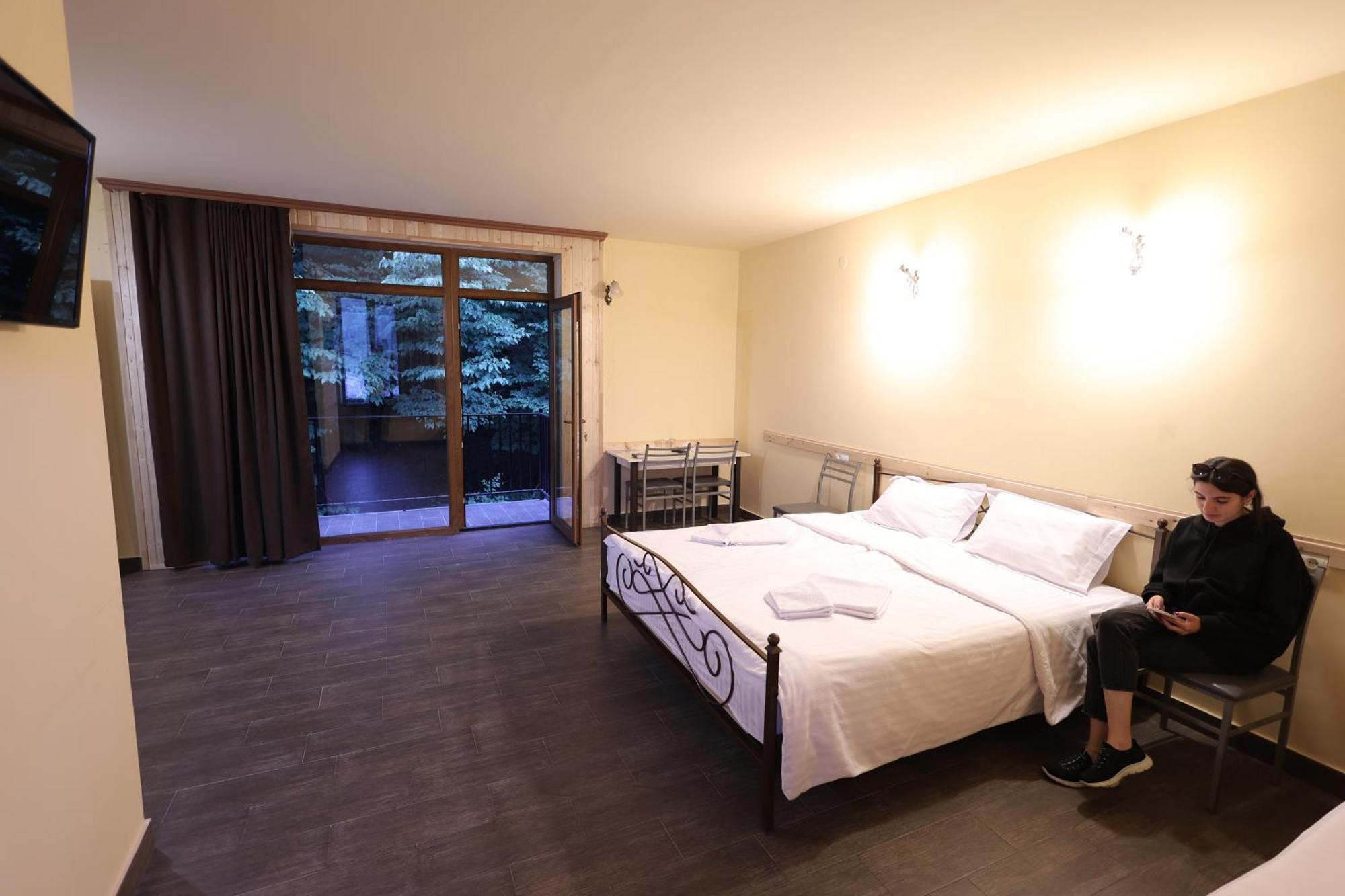 Yeghevnut Hotel Goris Luaran gambar