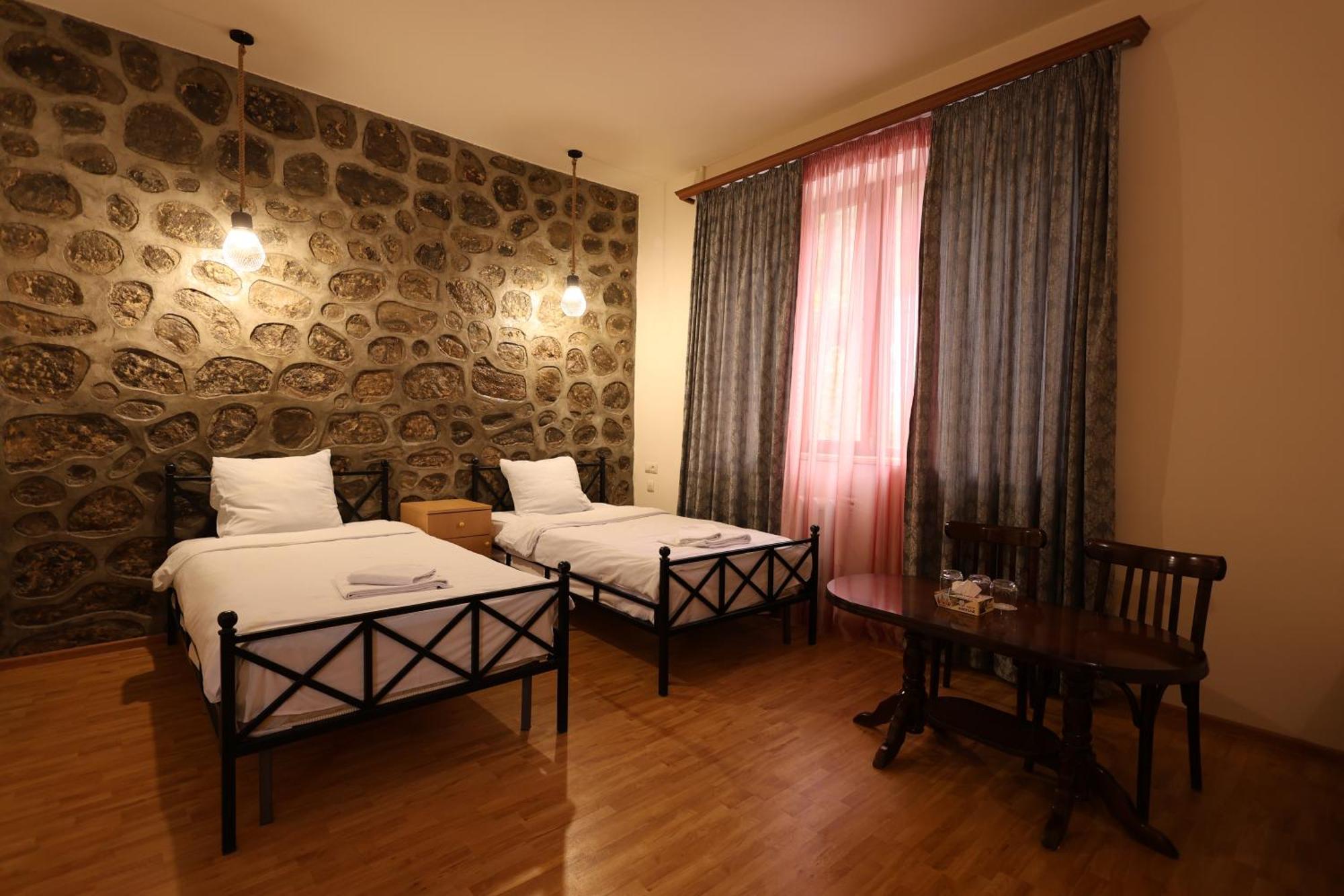 Yeghevnut Hotel Goris Luaran gambar