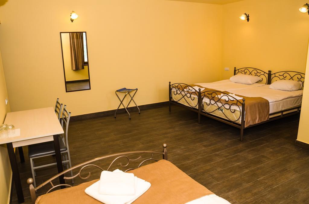 Yeghevnut Hotel Goris Luaran gambar